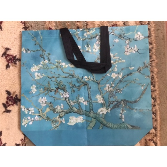 Necklace, earrings & bracelet set with free tote - Picture 2 of 2